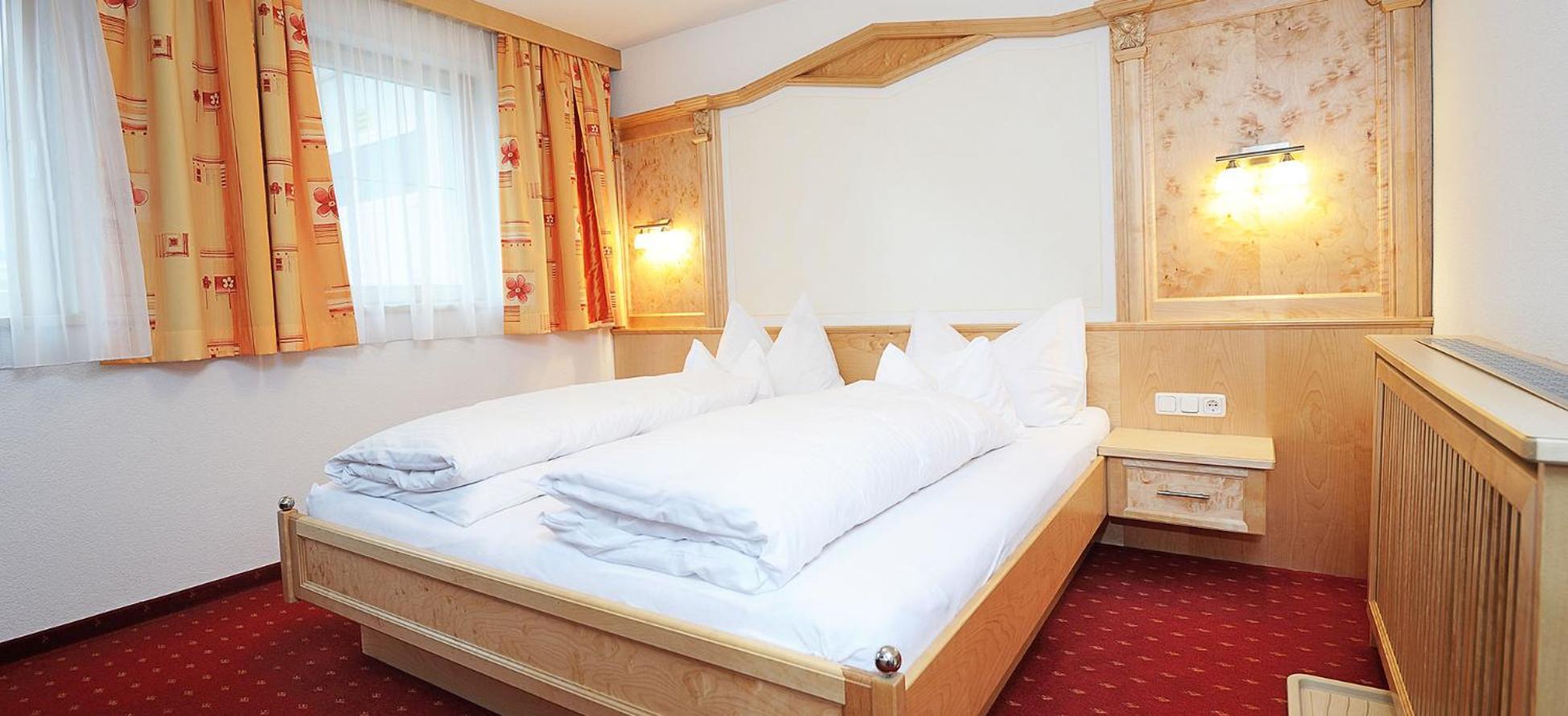 Hotel Kristall B&B Ischgl Exterior photo